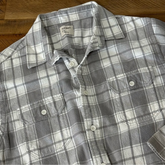 Grey & White Plaid Long Sleeve - Picture 4 of 7